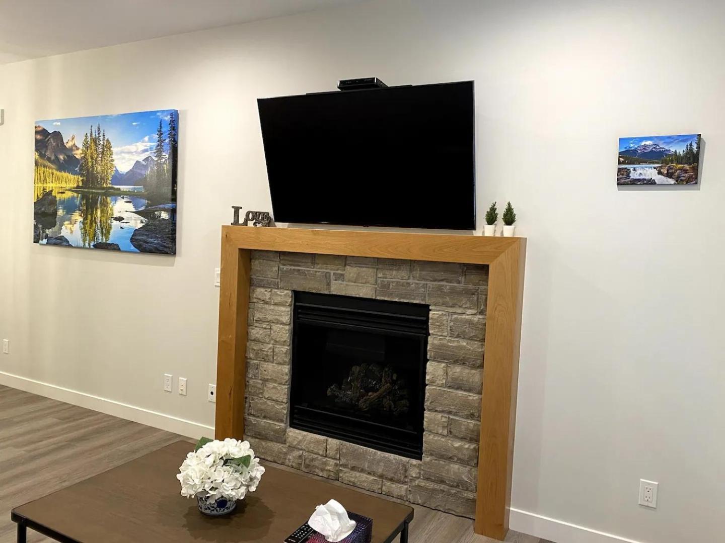 Luxury Unit In The Heart Of Canmore Exterior photo